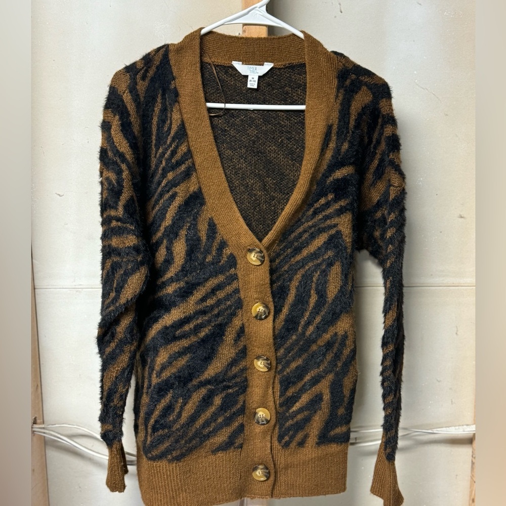 Women’s leopard print button sweater